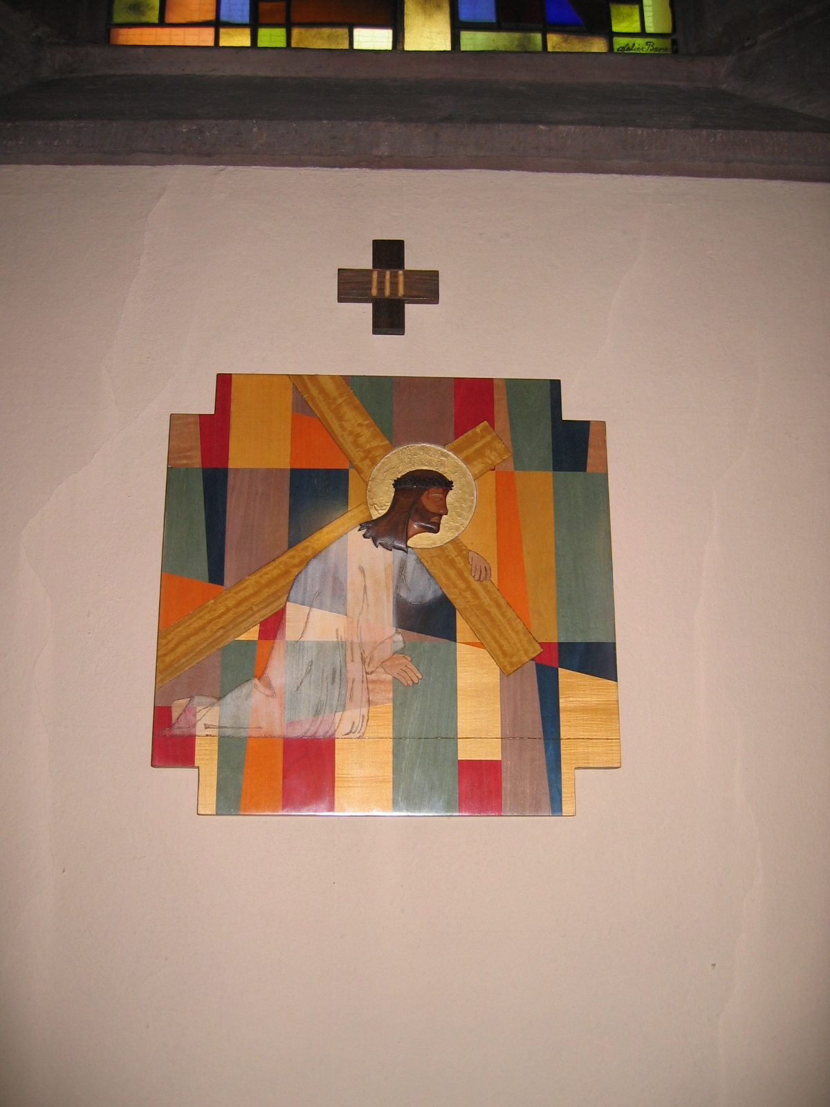 C3 J�sus tombe sous le poids de sa Croix.jpg