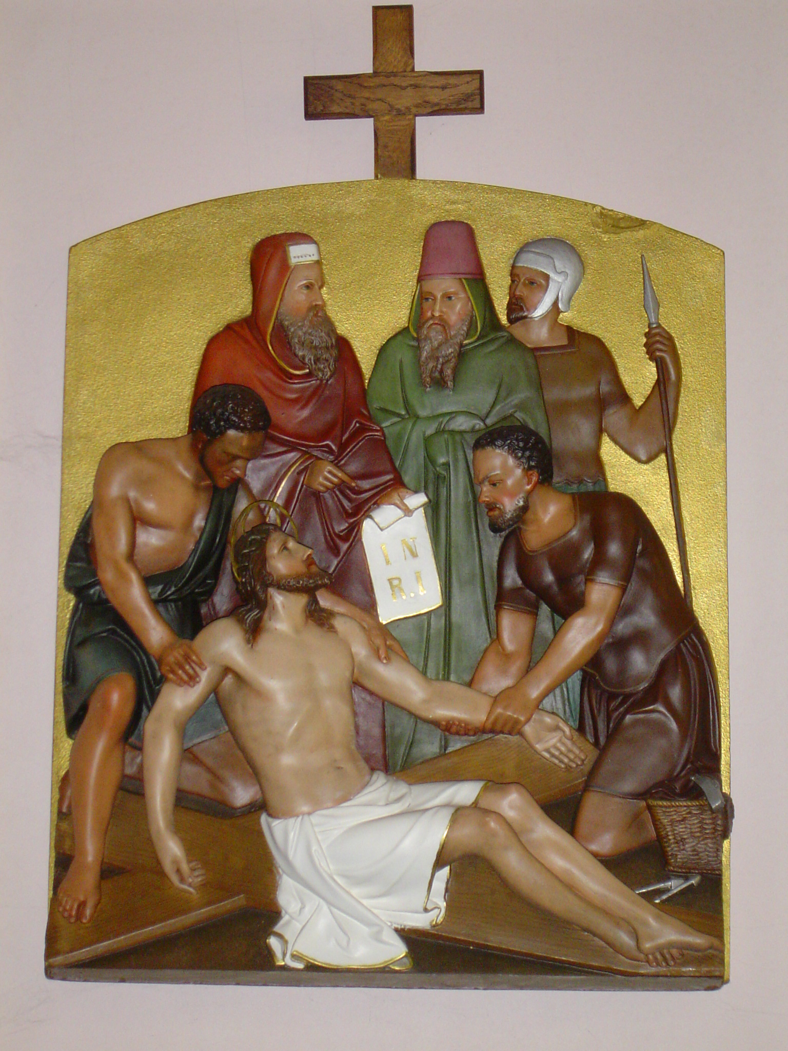 K 11 J�sus est clou� sur la Croix.JPG