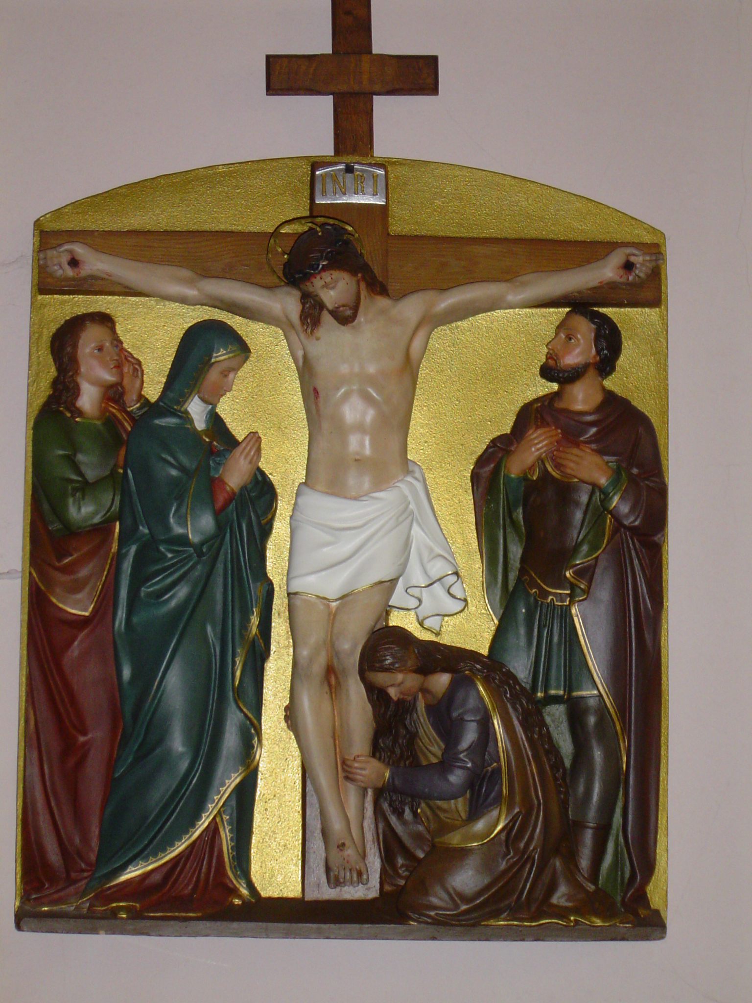 L 12 J�sus meurt sur la Croix.JPG